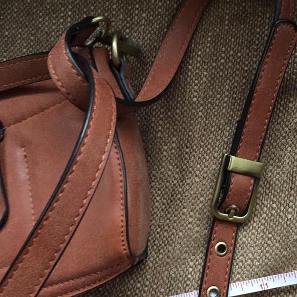 Beautiful cross body/ fanny pack - Picture 4 of 6